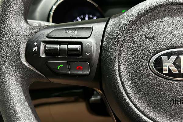 2015 Kia Carnival S YP