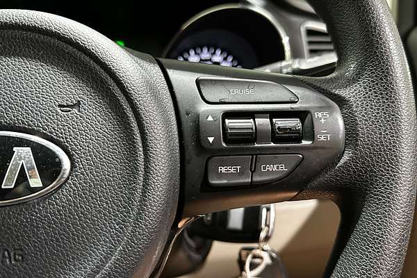 2015 Kia Carnival S YP