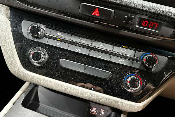 2015 Kia Carnival S YP