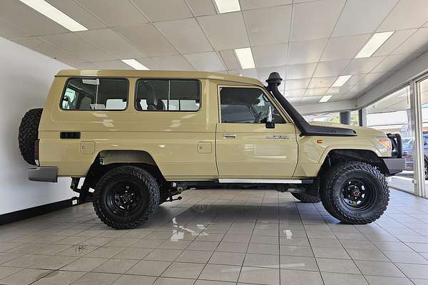 2021 Toyota Landcruiser GXL Troopcarrier VDJ78R