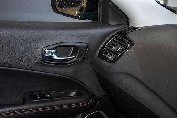 2018 Jeep Compass Limited M6