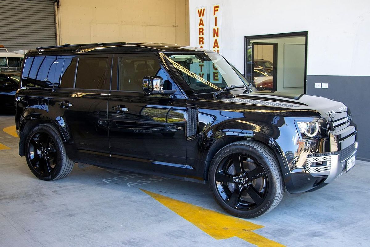 2022 Land Rover Defender 110 D300 SE L663