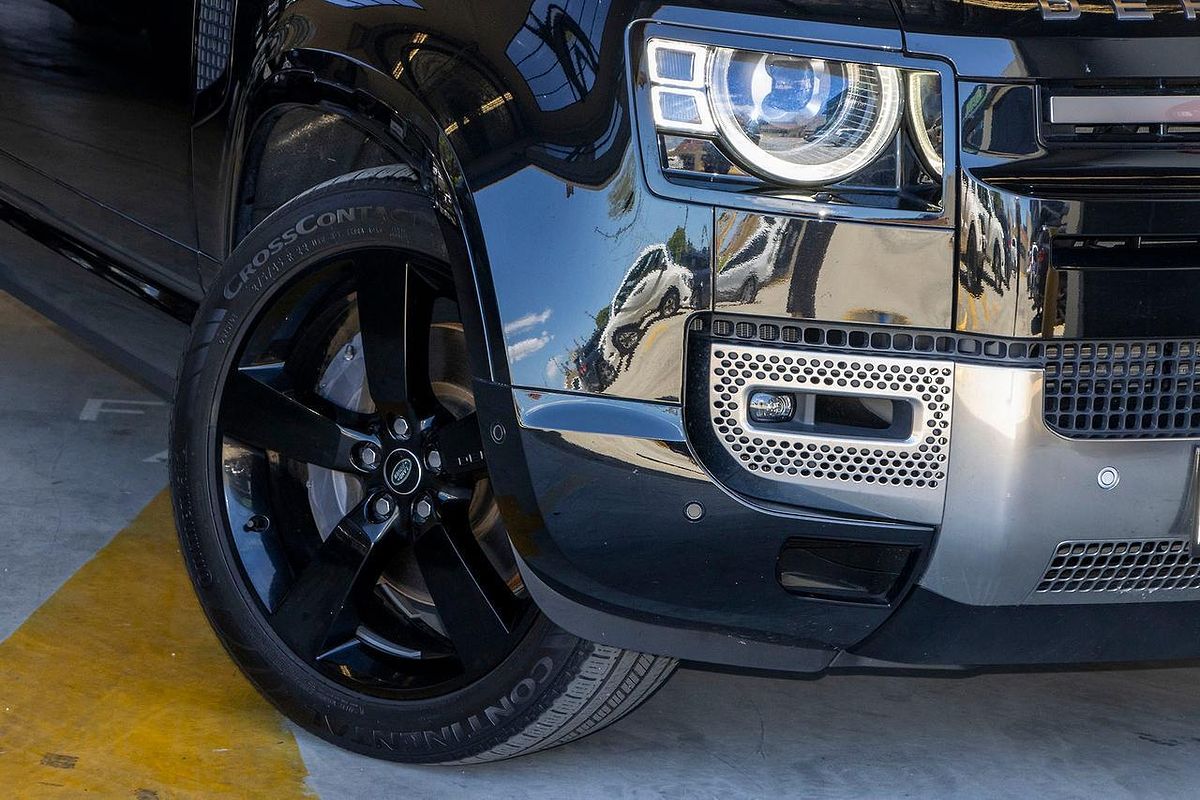 2022 Land Rover Defender 110 D300 SE L663