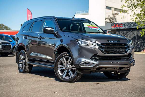 2022 Isuzu MU-X LS-T