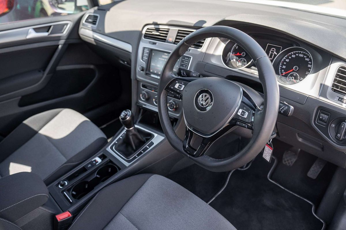 2015 Volkswagen Golf 92TSI 7
