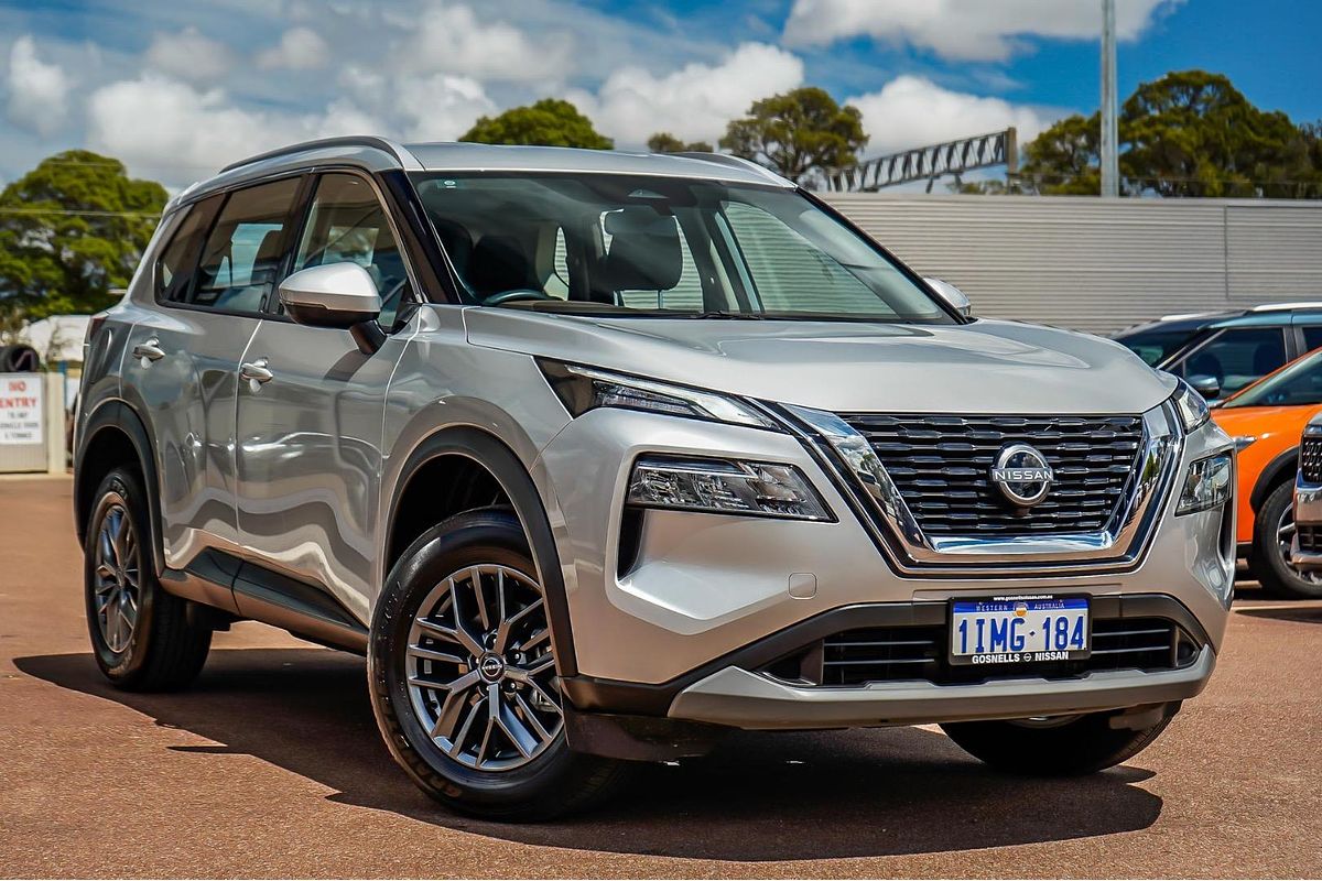 2025 Nissan X-TRAIL ST T33