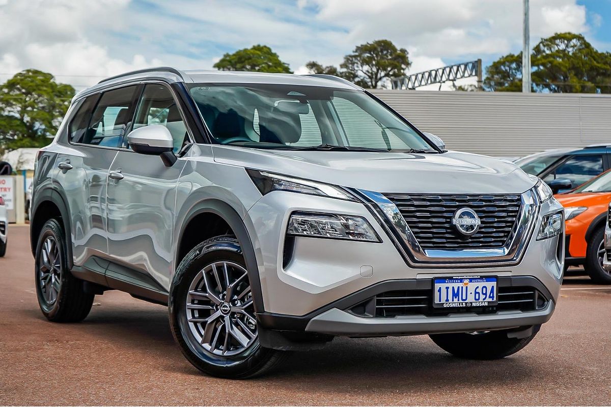 2025 Nissan X-TRAIL ST T33