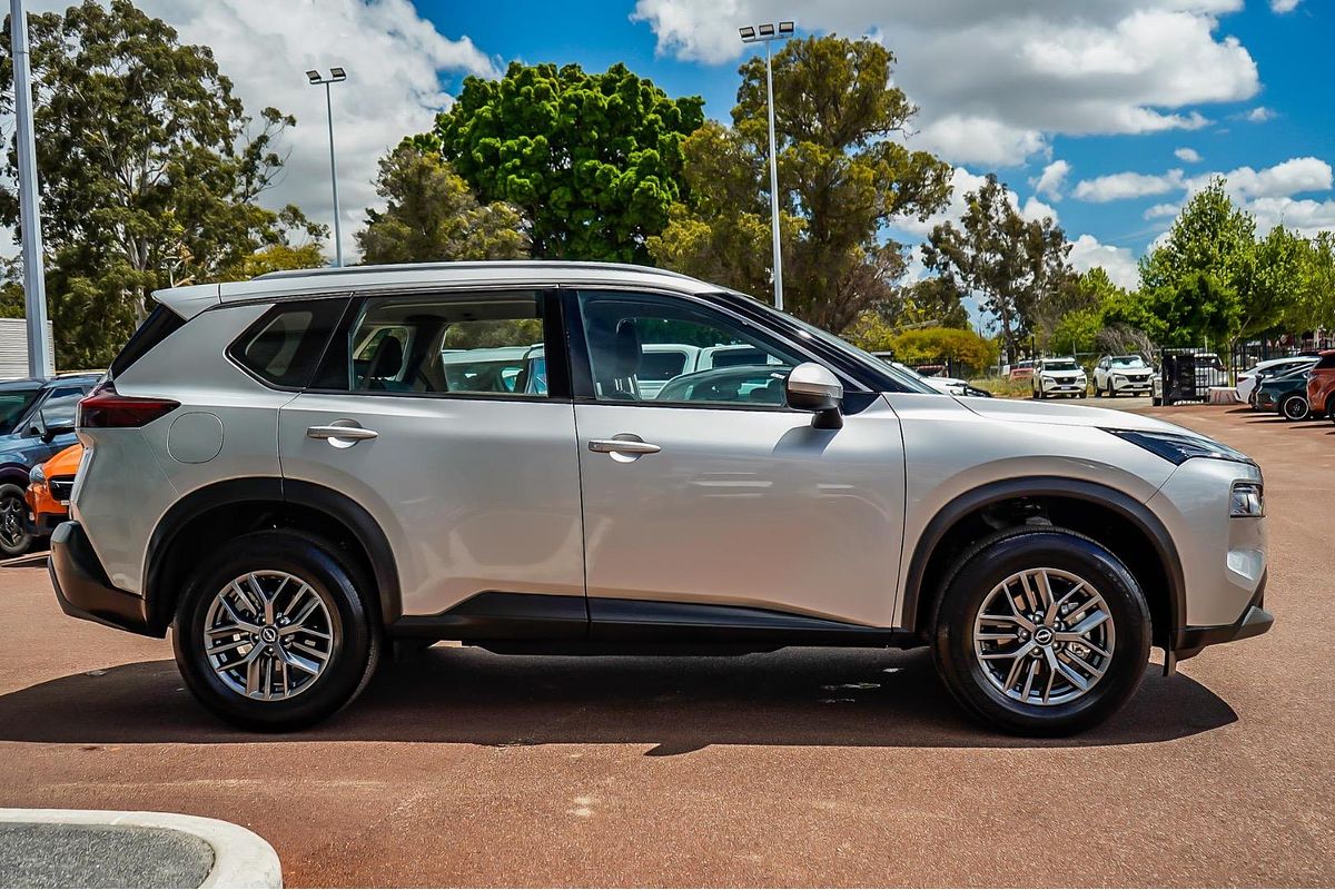 2025 Nissan X-TRAIL ST T33