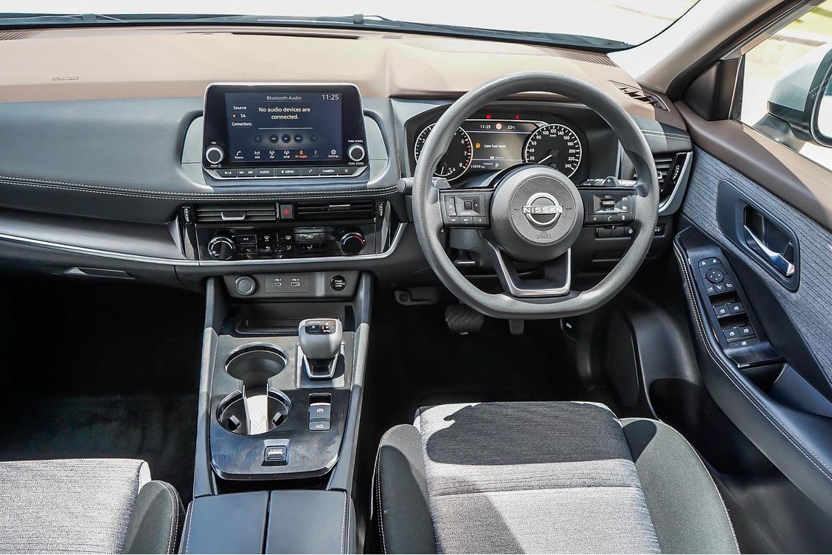 2025 Nissan X-TRAIL ST T33