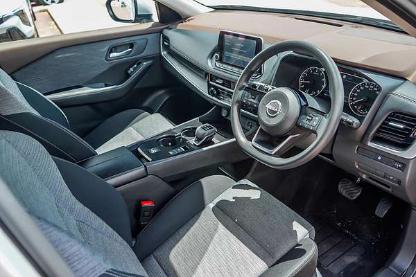 2025 Nissan X-TRAIL ST T33