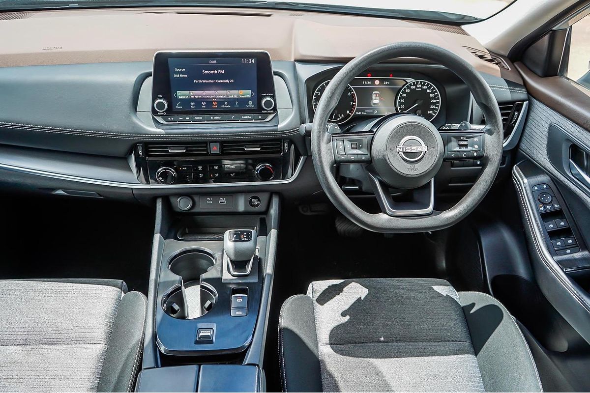 2025 Nissan X-TRAIL ST T33