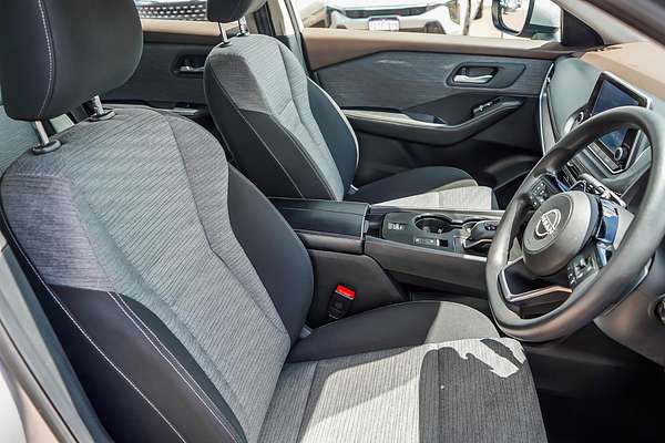 2025 Nissan X-TRAIL ST T33