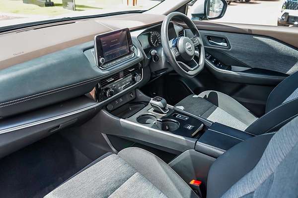 2025 Nissan X-TRAIL ST T33