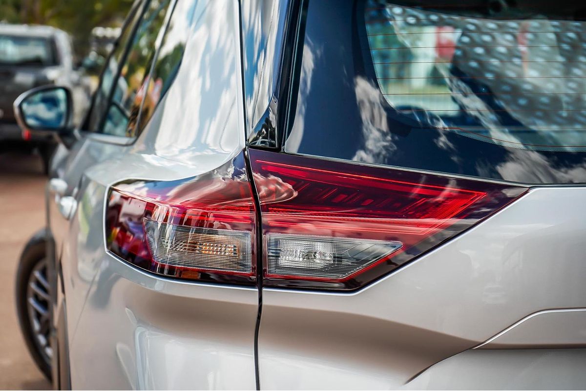 2025 Nissan X-TRAIL ST T33