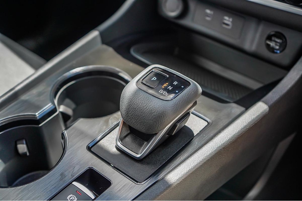 2025 Nissan X-TRAIL ST T33