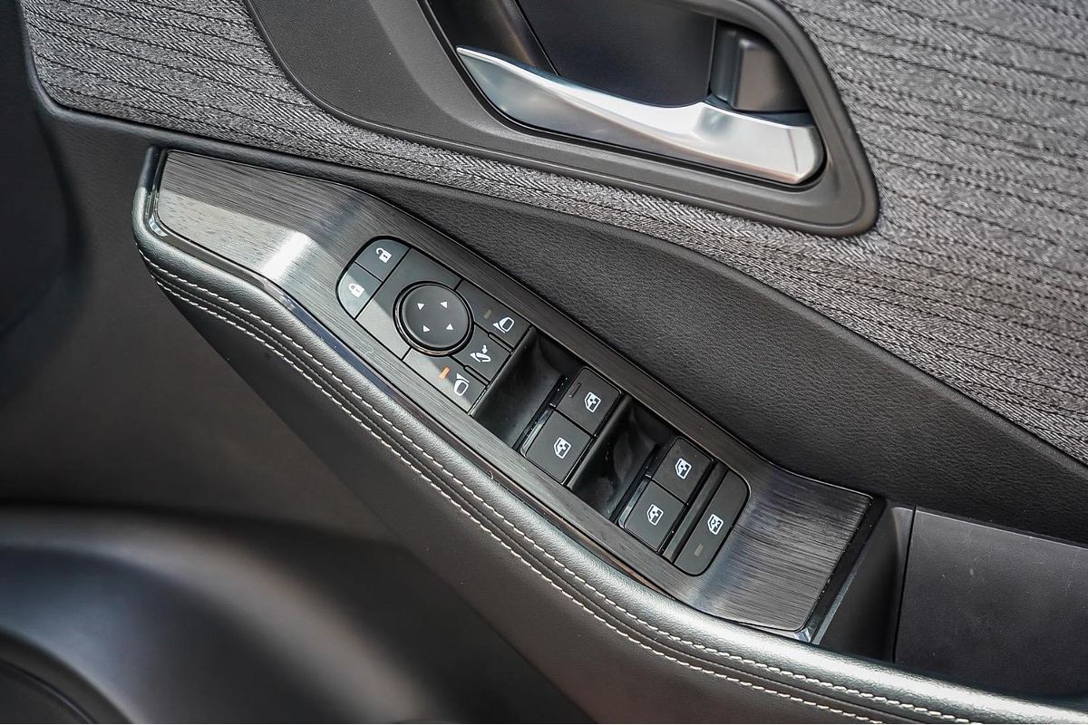 2025 Nissan X-TRAIL ST T33