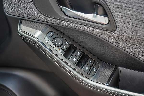 2025 Nissan X-TRAIL ST T33