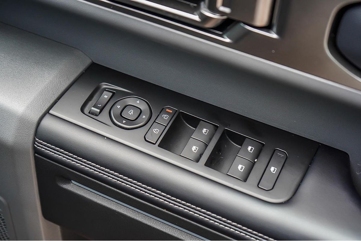 2025 Kia Tasman SX TK 4X4