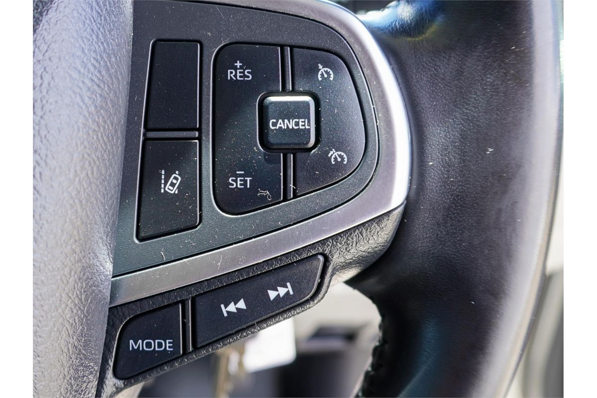2021 Toyota Hiace Commuter GDH322R ELWB High Roof