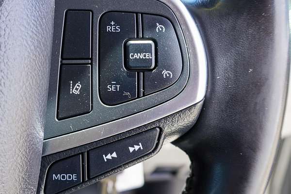 2021 Toyota Hiace Commuter GDH322R ELWB High Roof