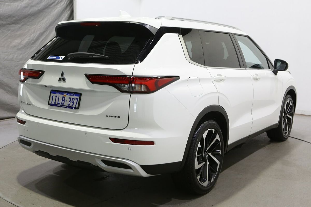 2024 Mitsubishi Outlander ES ZM
