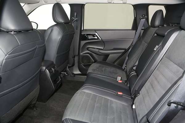 2024 Mitsubishi Outlander ES ZM