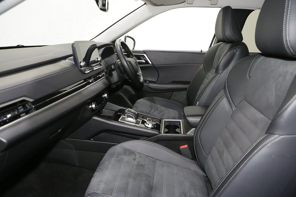 2024 Mitsubishi Outlander ES ZM