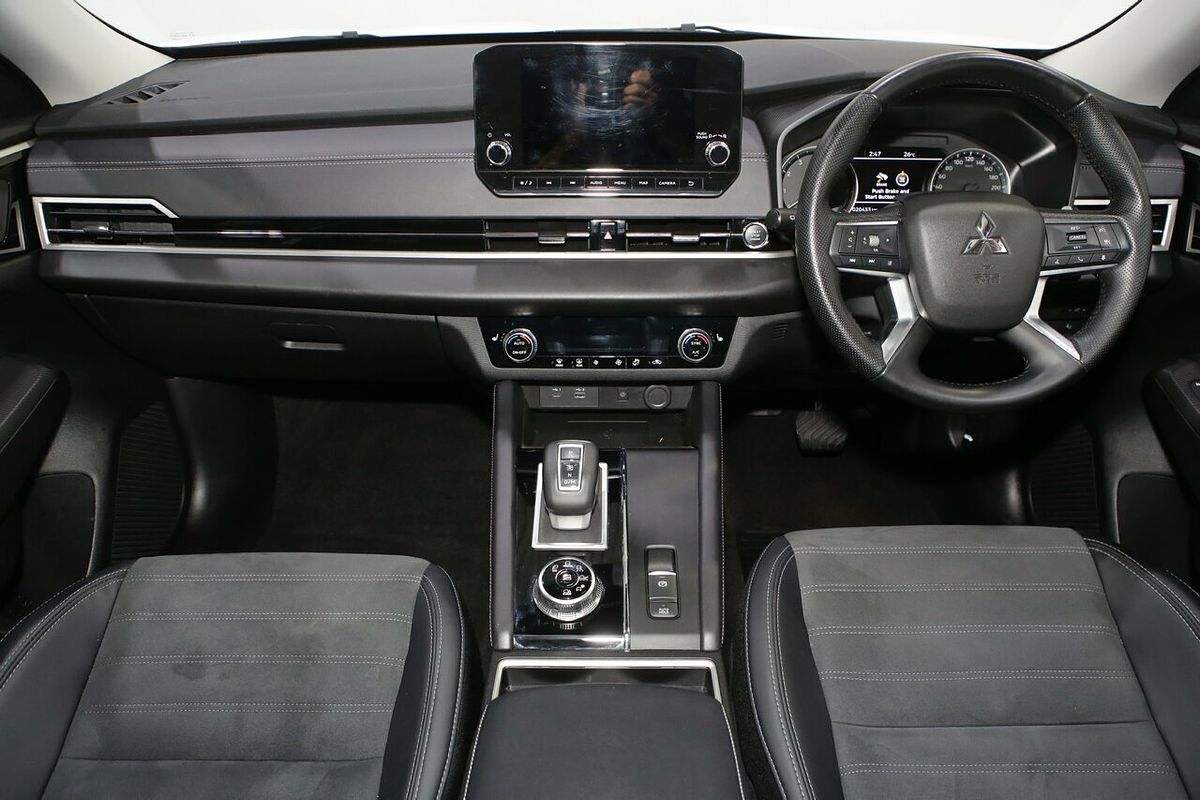 2024 Mitsubishi Outlander ES ZM