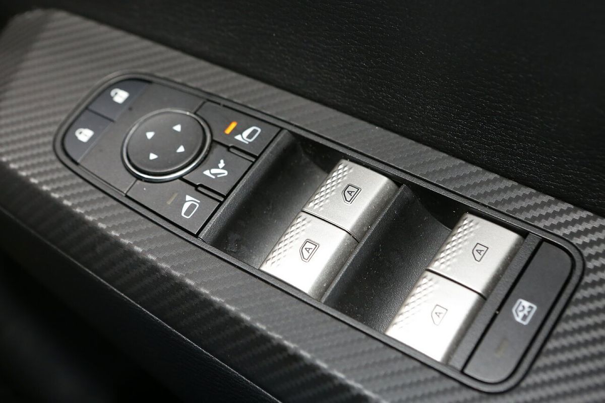 2024 Mitsubishi Outlander ES ZM