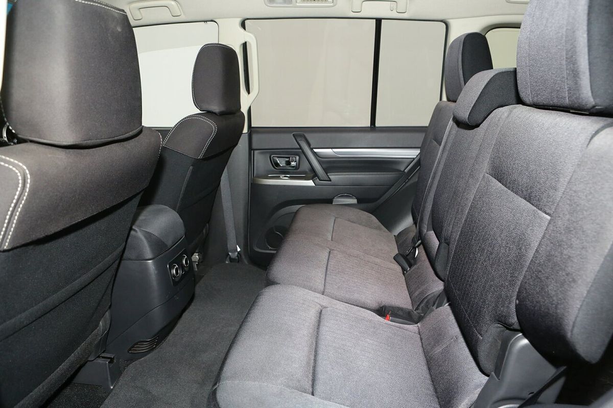 2019 Mitsubishi Pajero GLX NX