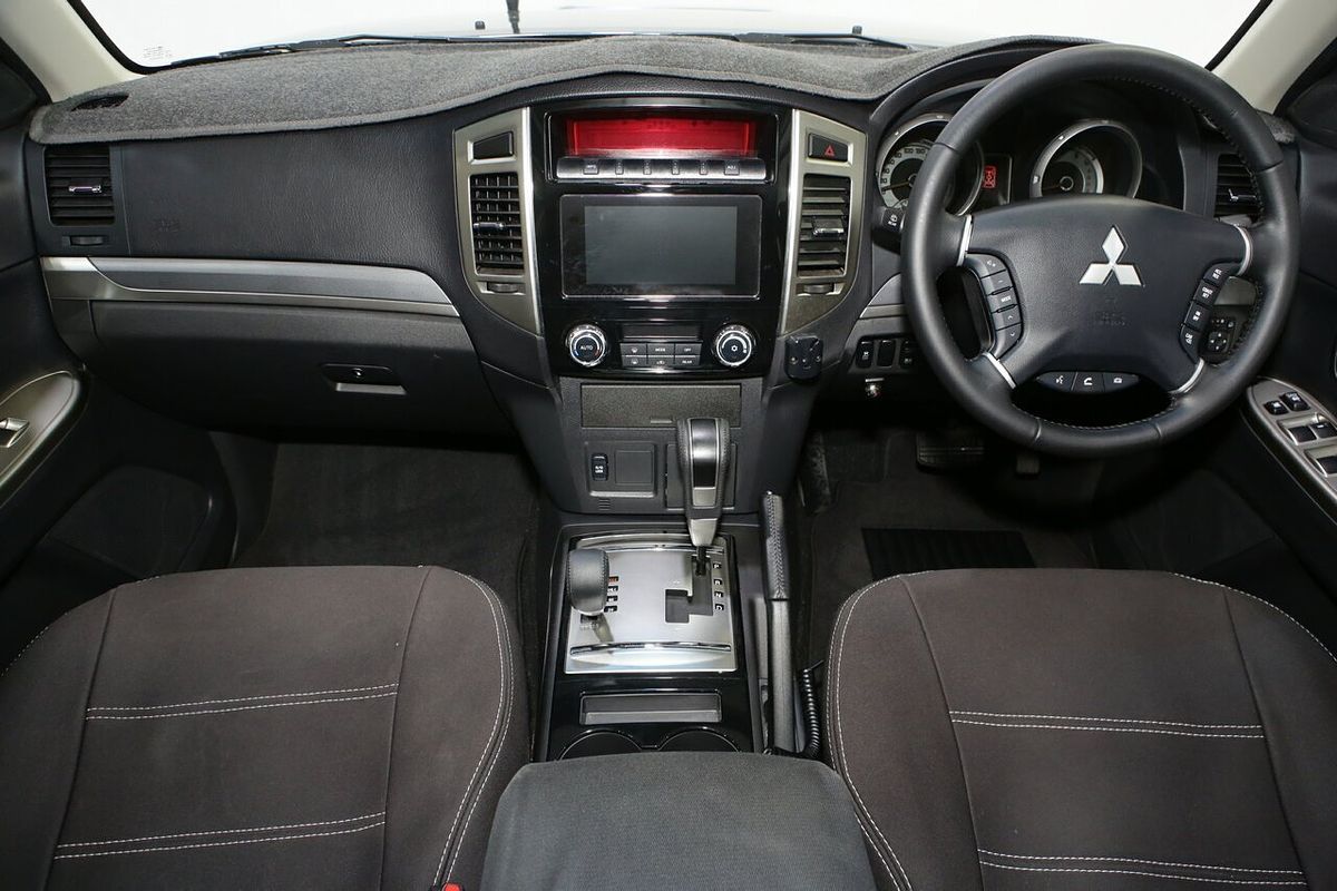 2019 Mitsubishi Pajero GLX NX