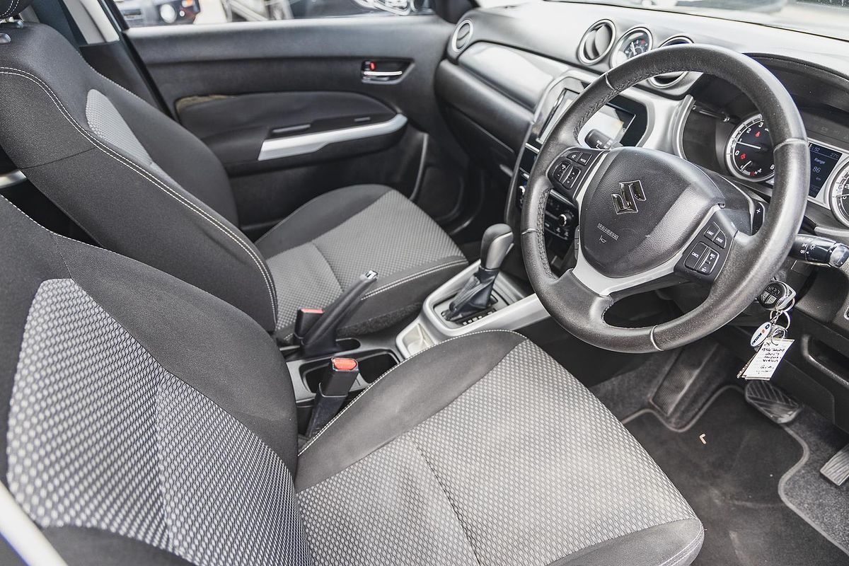 2017 Suzuki Vitara GL+ LY