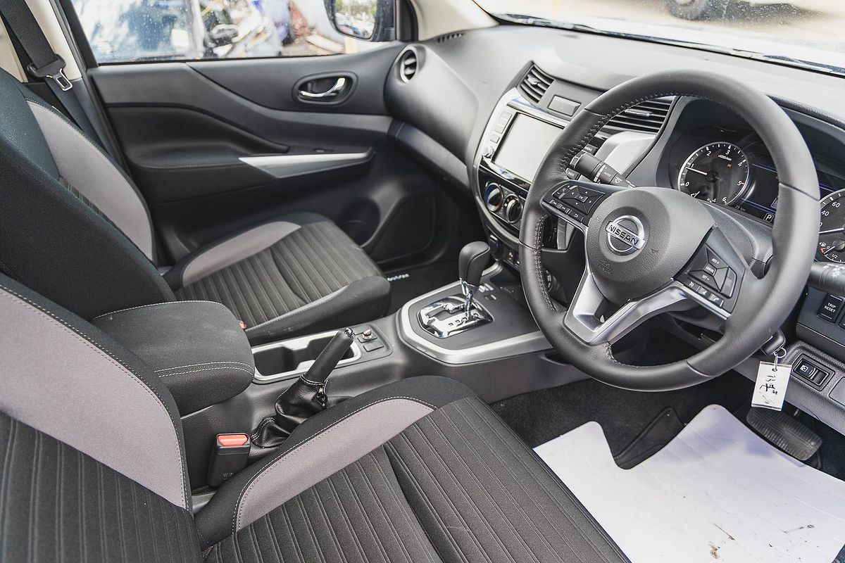 2025 Nissan Navara ST D23 4X4