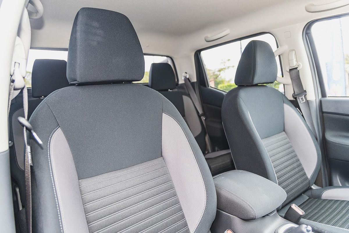 2025 Nissan Navara ST D23 4X4