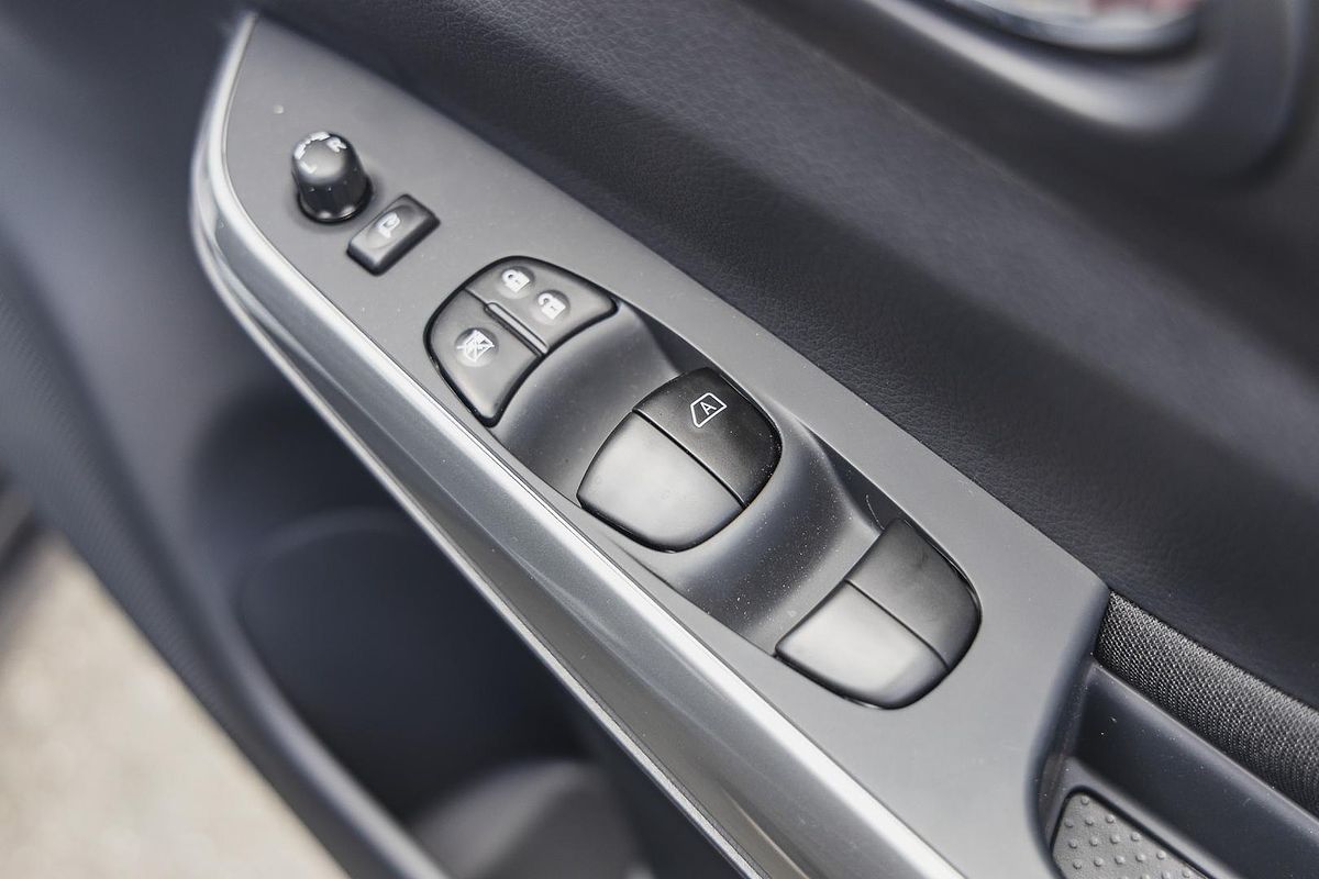 2025 Nissan Navara ST D23 4X4