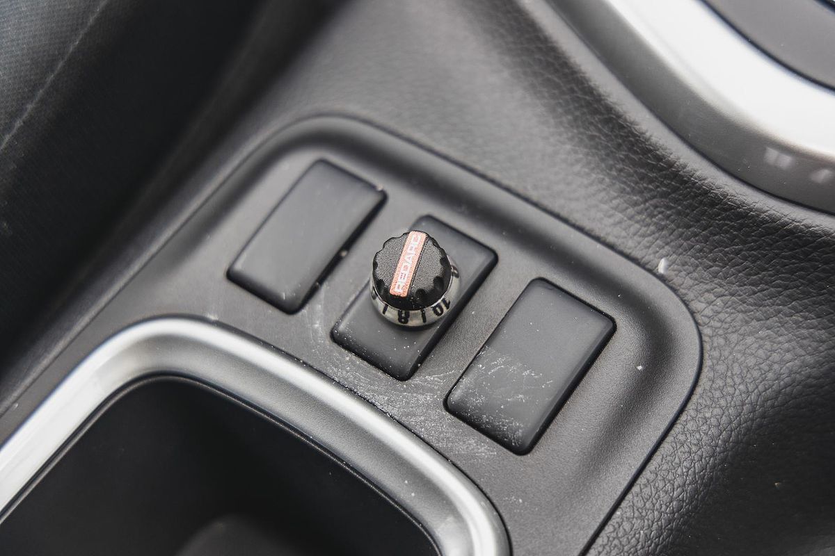 2025 Nissan Navara ST D23 4X4