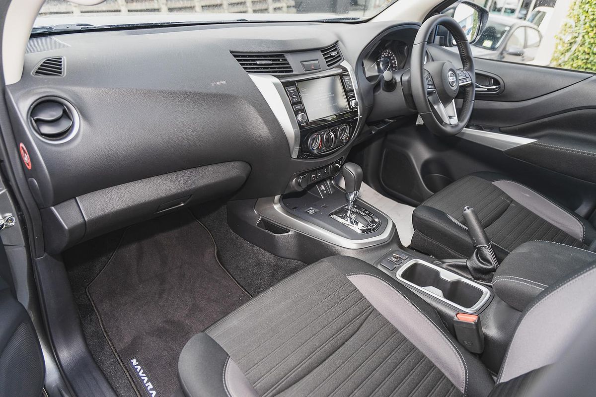 2025 Nissan Navara ST D23 4X4