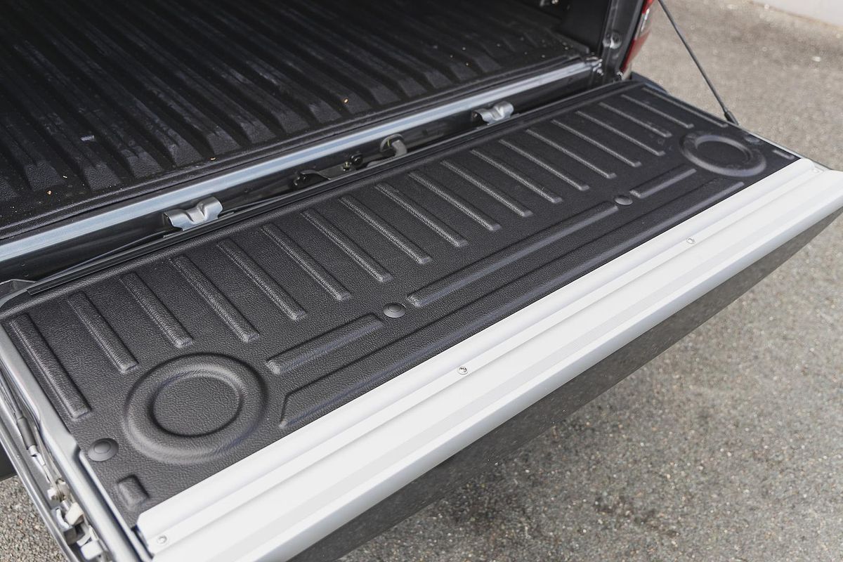 2025 Nissan Navara ST D23 4X4