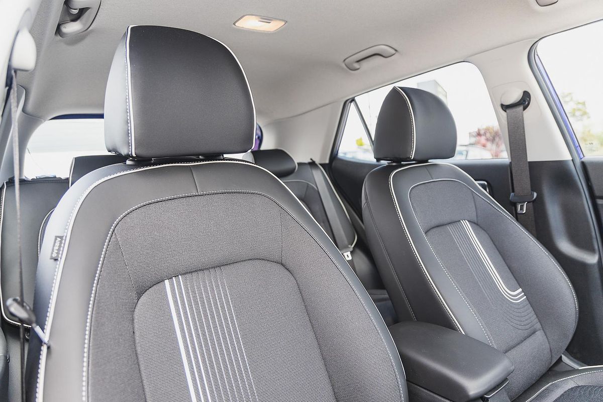 2024 Hyundai Venue Active QX.V5