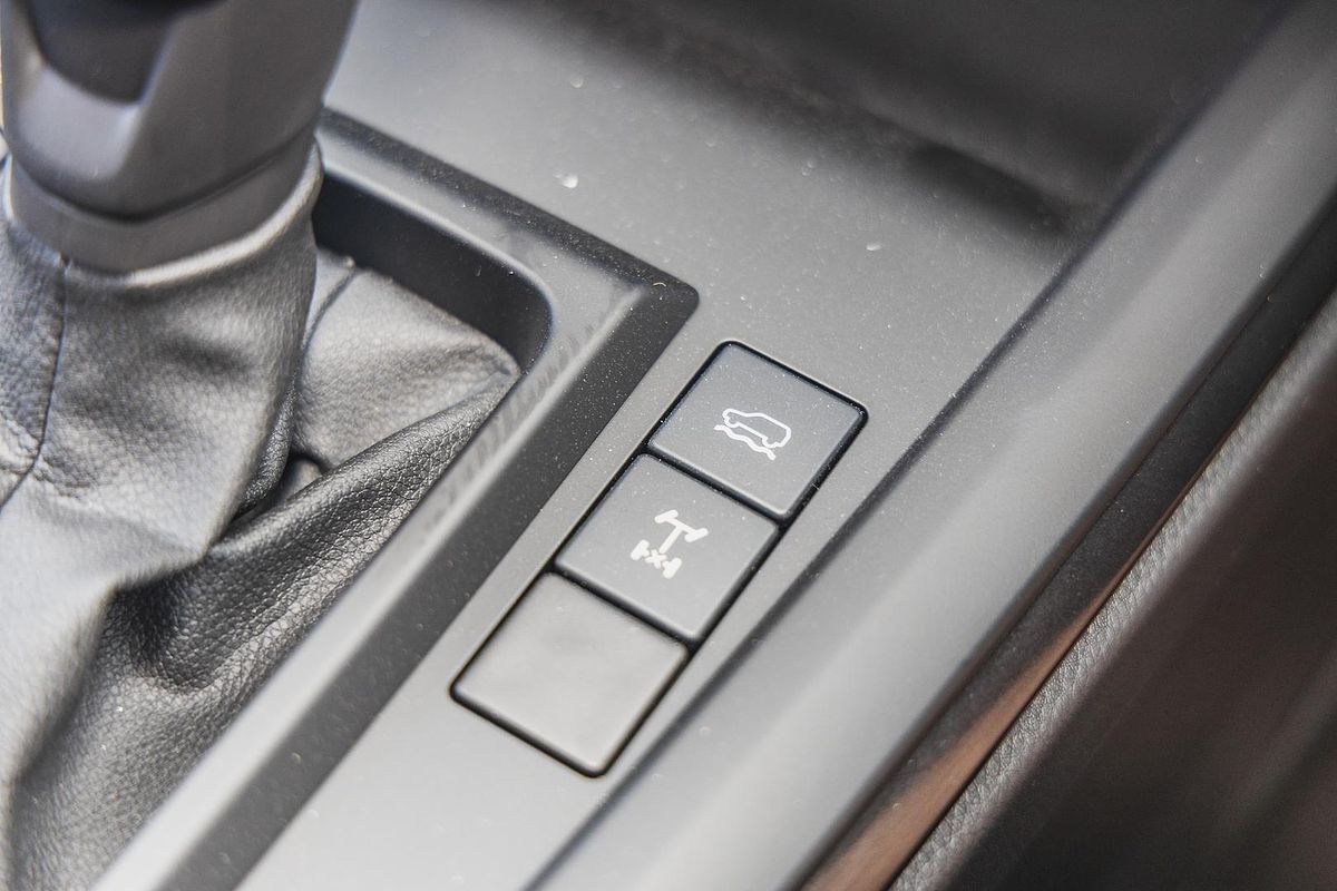 2025 Isuzu D-MAX X-RIDER 4X4