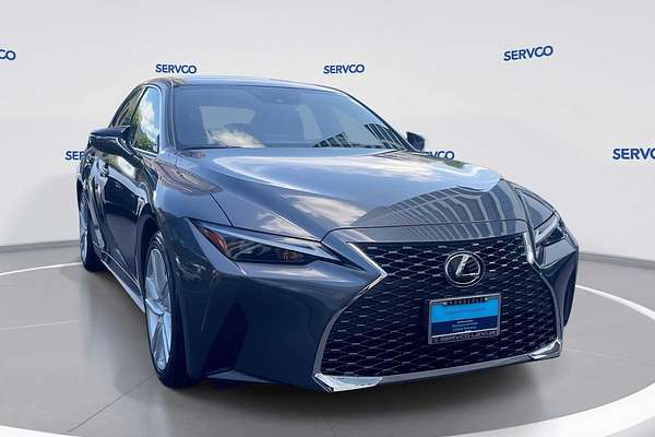 2022 Lexus IS