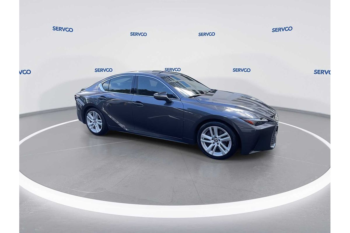2022 Lexus IS