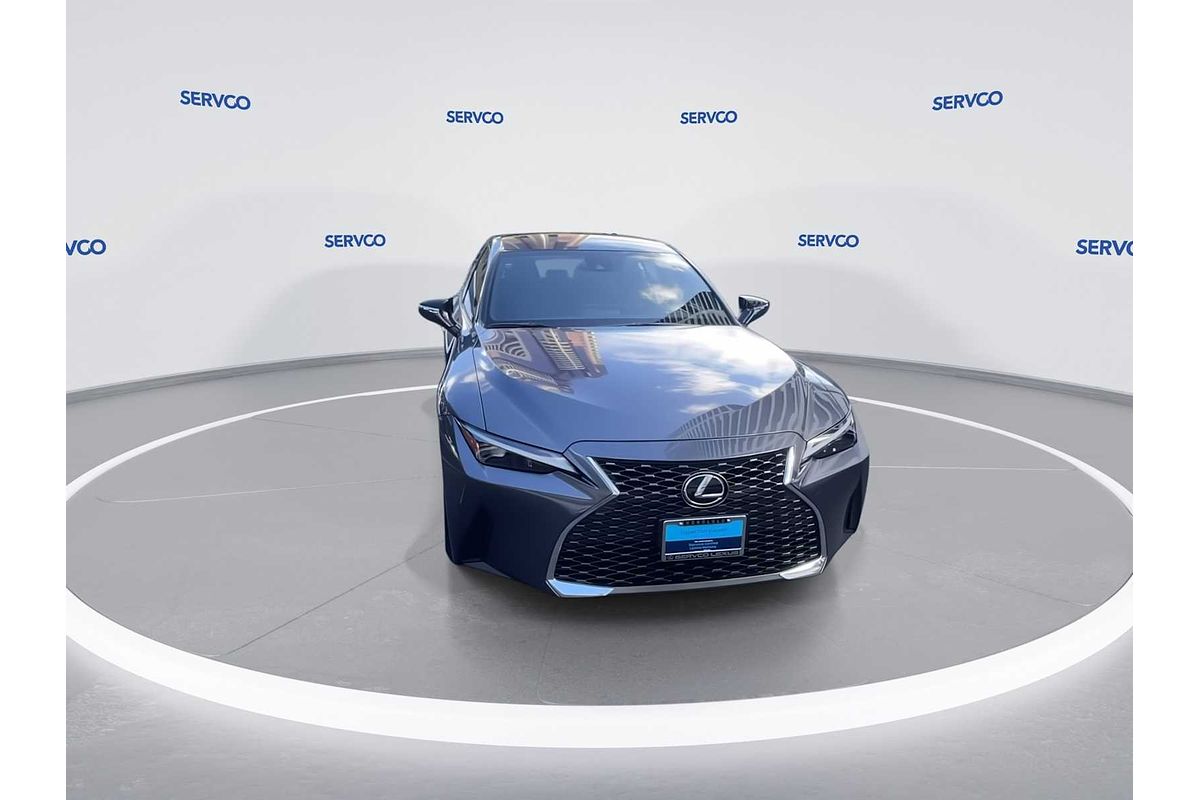 2022 Lexus IS