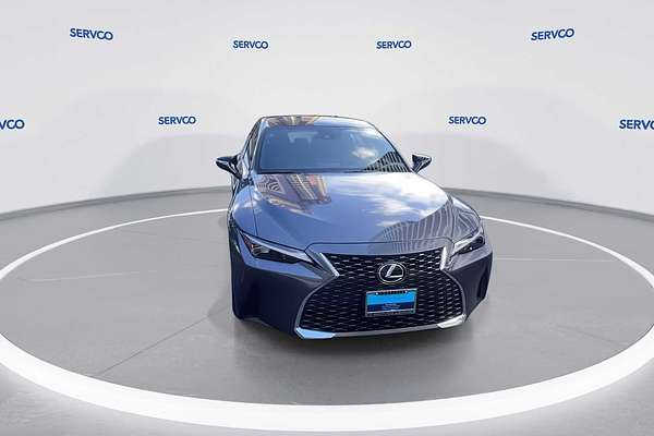 2022 Lexus IS