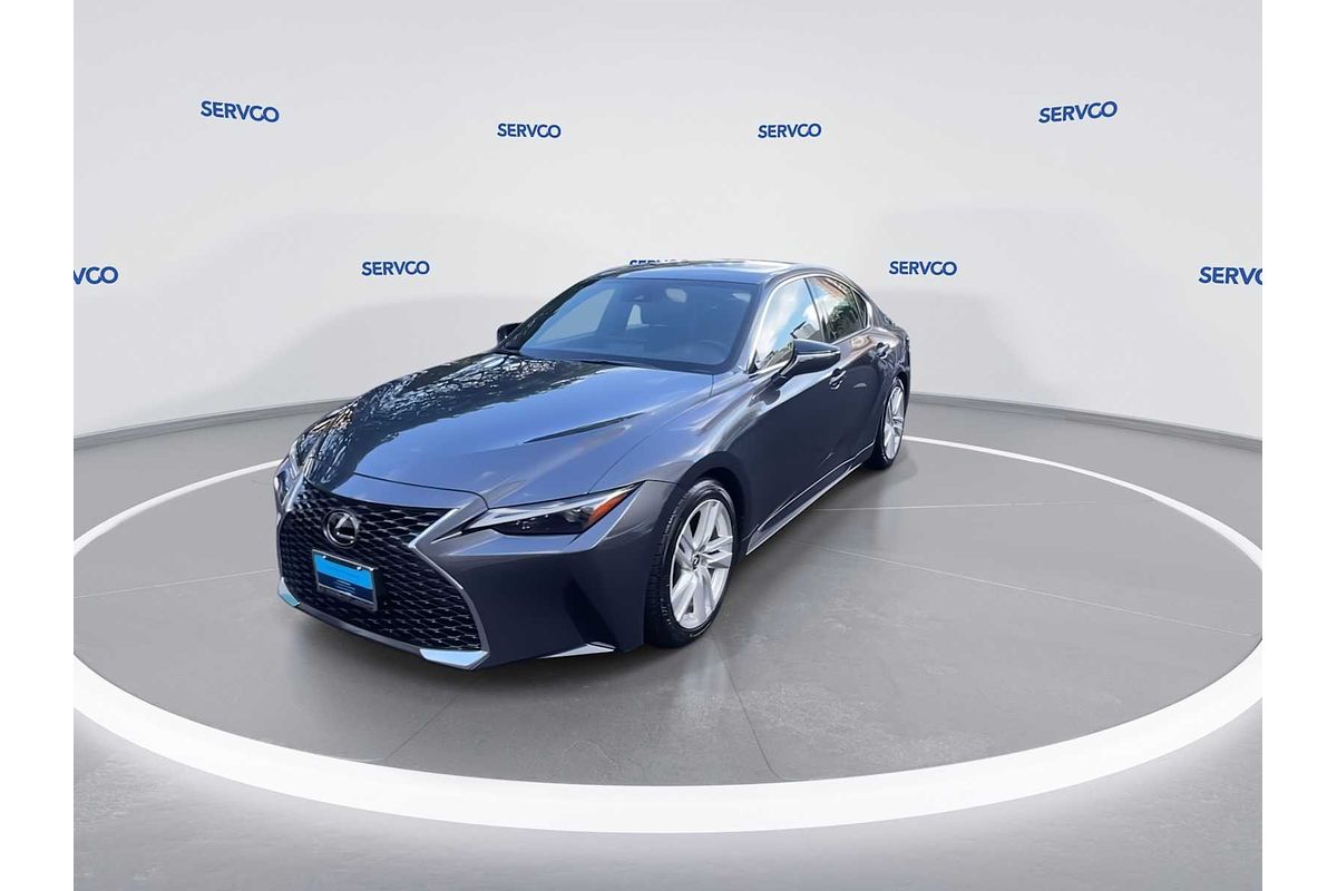 2022 Lexus IS