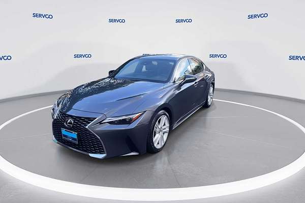 2022 Lexus IS