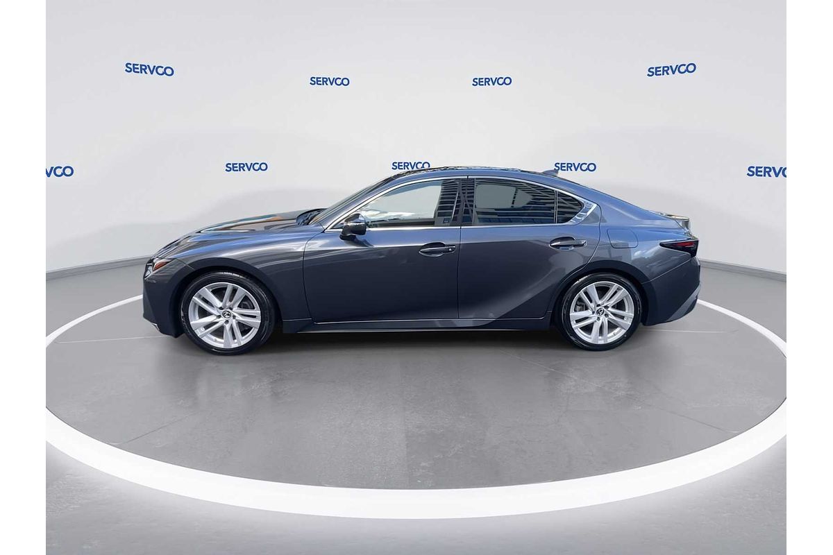 2022 Lexus IS