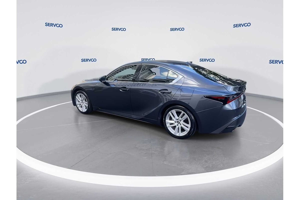 2022 Lexus IS