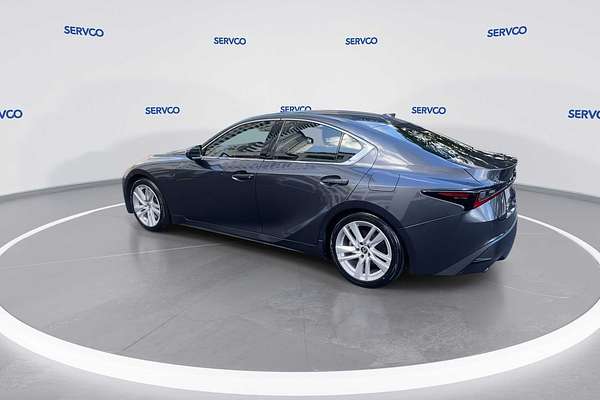 2022 Lexus IS