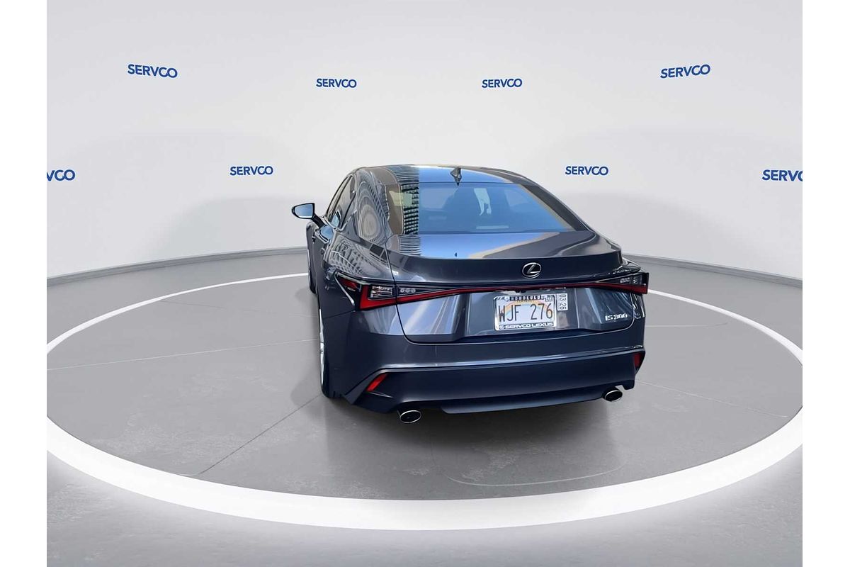 2022 Lexus IS